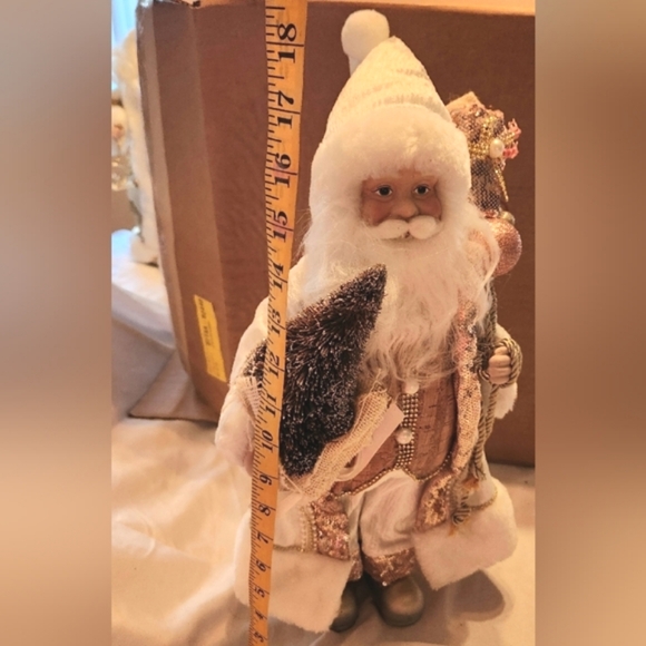 Elegant Santa Figurine with Glitter Accents Porcelain boots - Picture 3 of 3